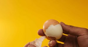 kako oguliti kuhano jaje