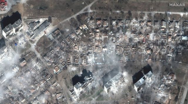Sravnjena stambena područja u Mariupolju, skoro da nema kuće bez uništenog krova
