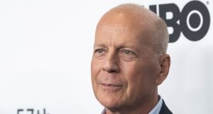 Bruce Willis se već dvije godine bori protiv bolesti, na snimanjima su mu pomagali dvojnici