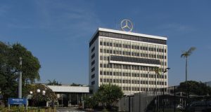 Mercedes-Benz u problemima: Obustavlja se proizvodnja do 3. maja zbog nestašice čipova