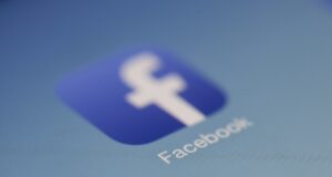 Facebooku, Googleu i Twitteru prijete kazne u iznosu od više milijardi dolara