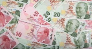Turska lira nastavlja da slabi, stopa inflacije dostigla 70 posto
