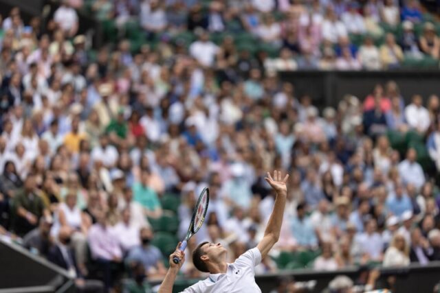Četvrti favorit Wimbledona obećao 100 eura Ukrajini za svaki as pa ispao u prvom kolu