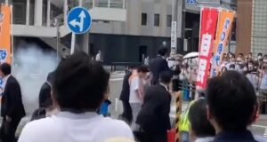 Premijer Japana upucan sleđa (VIDEO)