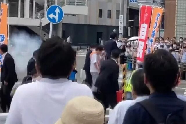 Premijer Japana upucan sleđa (VIDEO)