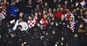 Hrvatski navijači napravili haos u Beču!