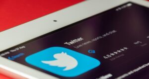 Twitter odgađa izmjene verifikacije do poslije izbora u SAD-u